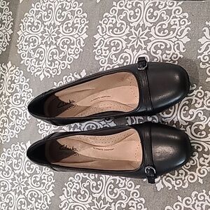 Clarks Women's Black Comfort Shoes